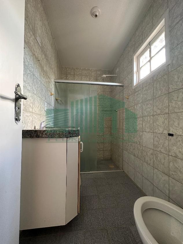 Casa à venda e aluguel com 5 quartos, 181m² - Foto 16