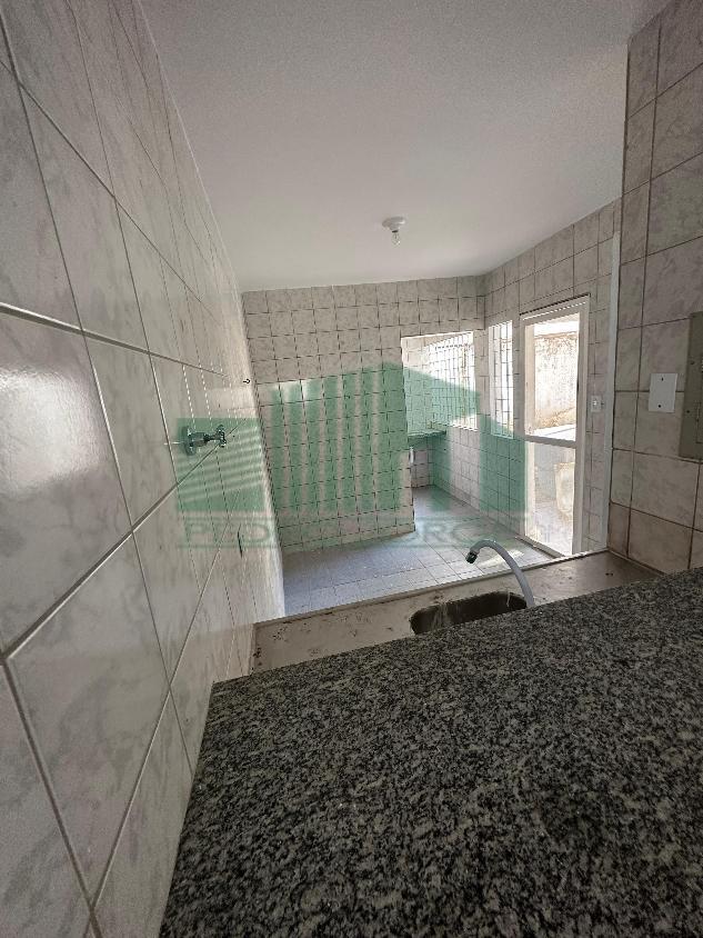 Casa à venda e aluguel com 5 quartos, 181m² - Foto 7