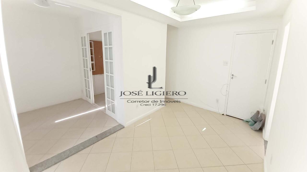 Apartamento à venda com 2 quartos, 65m² - Foto 4