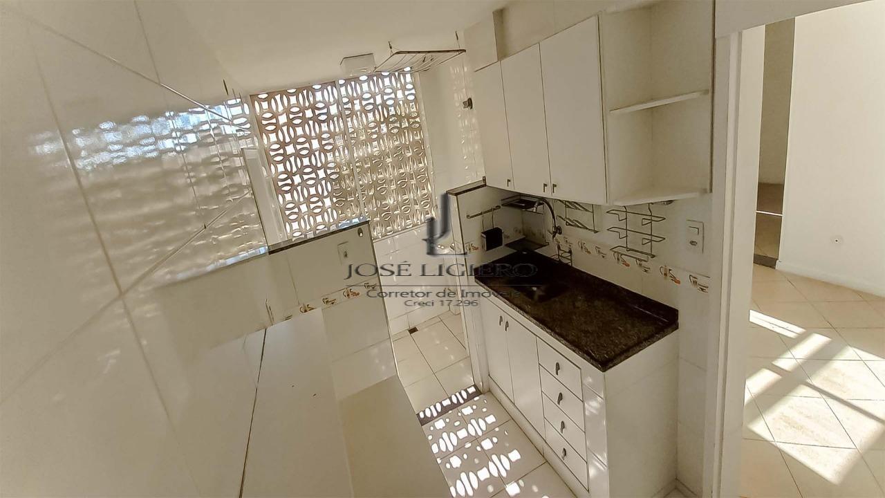 Apartamento à venda com 2 quartos, 65m² - Foto 17