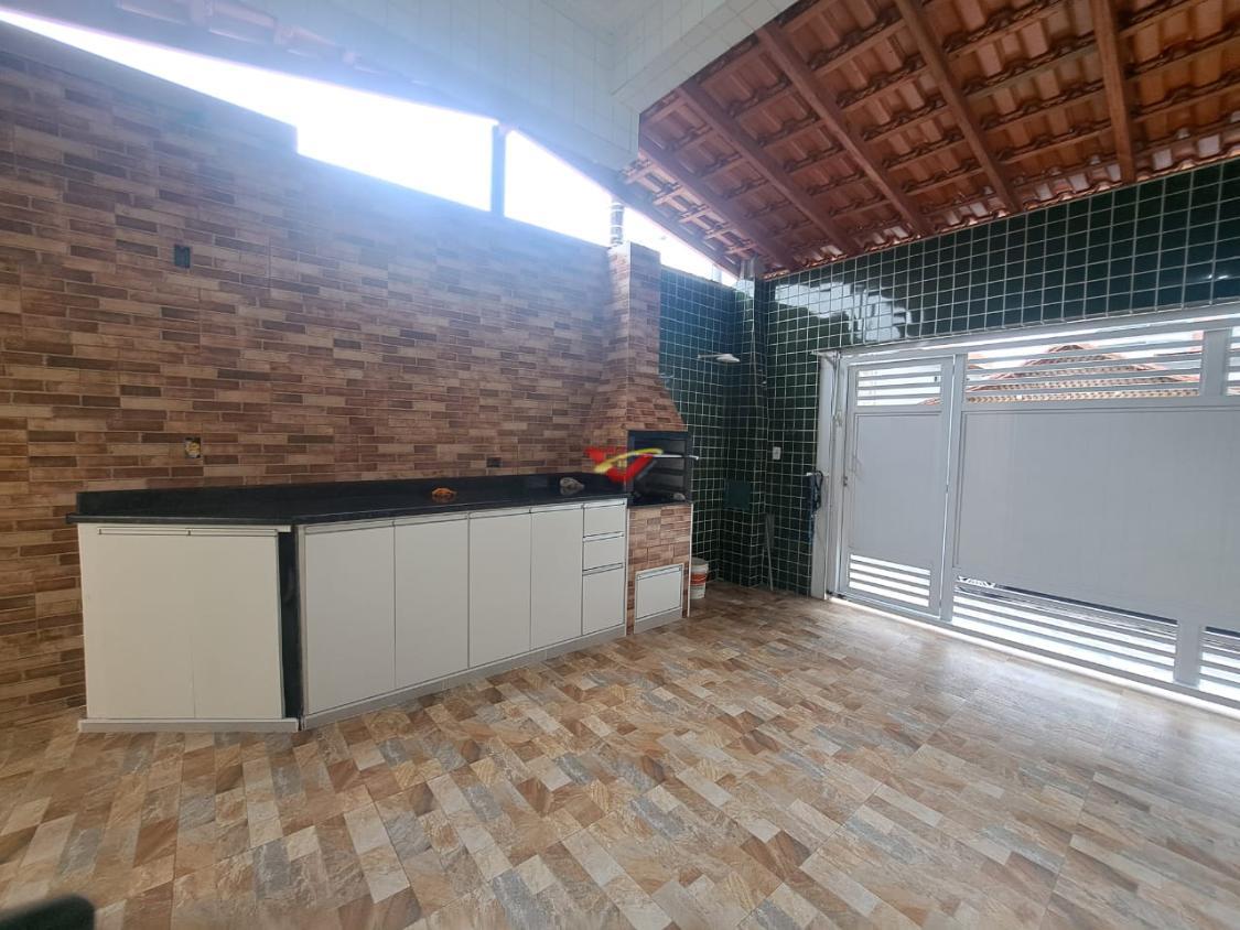 Casa à venda com 2 quartos, 70m² - Foto 2