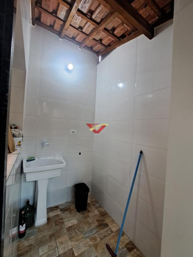 Casa à venda com 2 quartos, 70m² - Foto 11