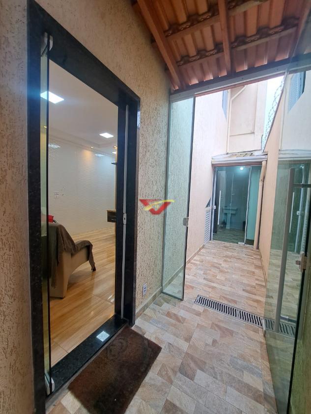 Casa à venda com 2 quartos, 70m² - Foto 5