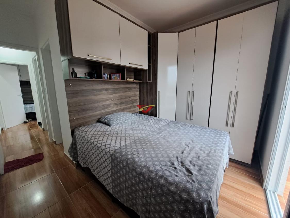 Casa à venda com 2 quartos, 70m² - Foto 12