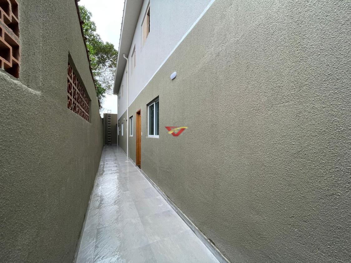 Casa à venda com 2 quartos, 70m² - Foto 12