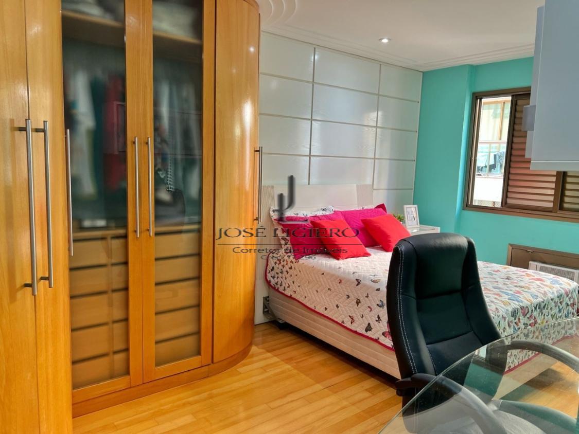 Apartamento à venda com 4 quartos, 192m² - Foto 17