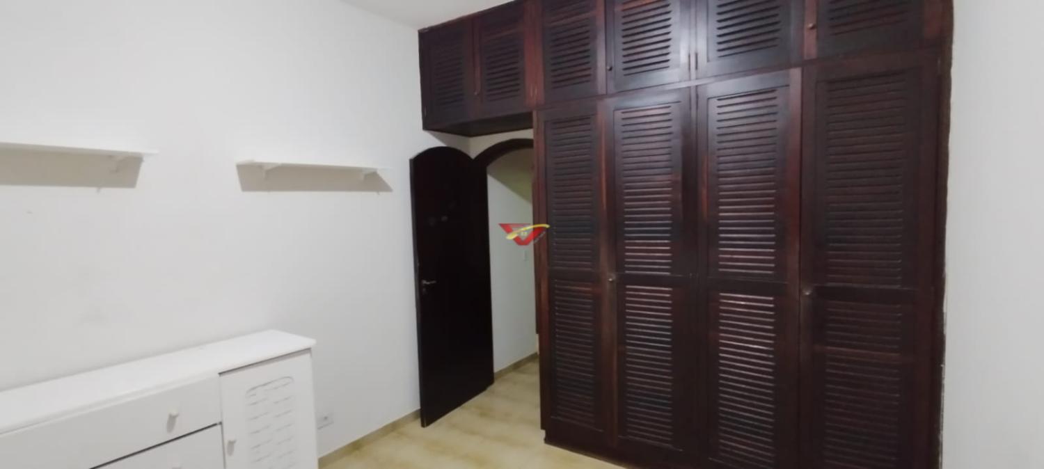 Casa à venda e aluguel com 4 quartos, 456m² - Foto 9