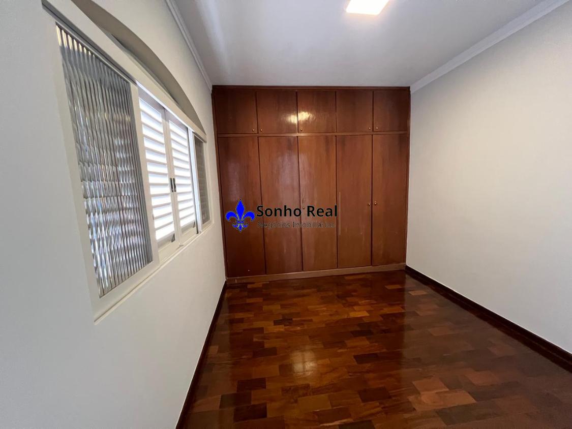 Casa à venda com 3 quartos, 250m² - Foto 18