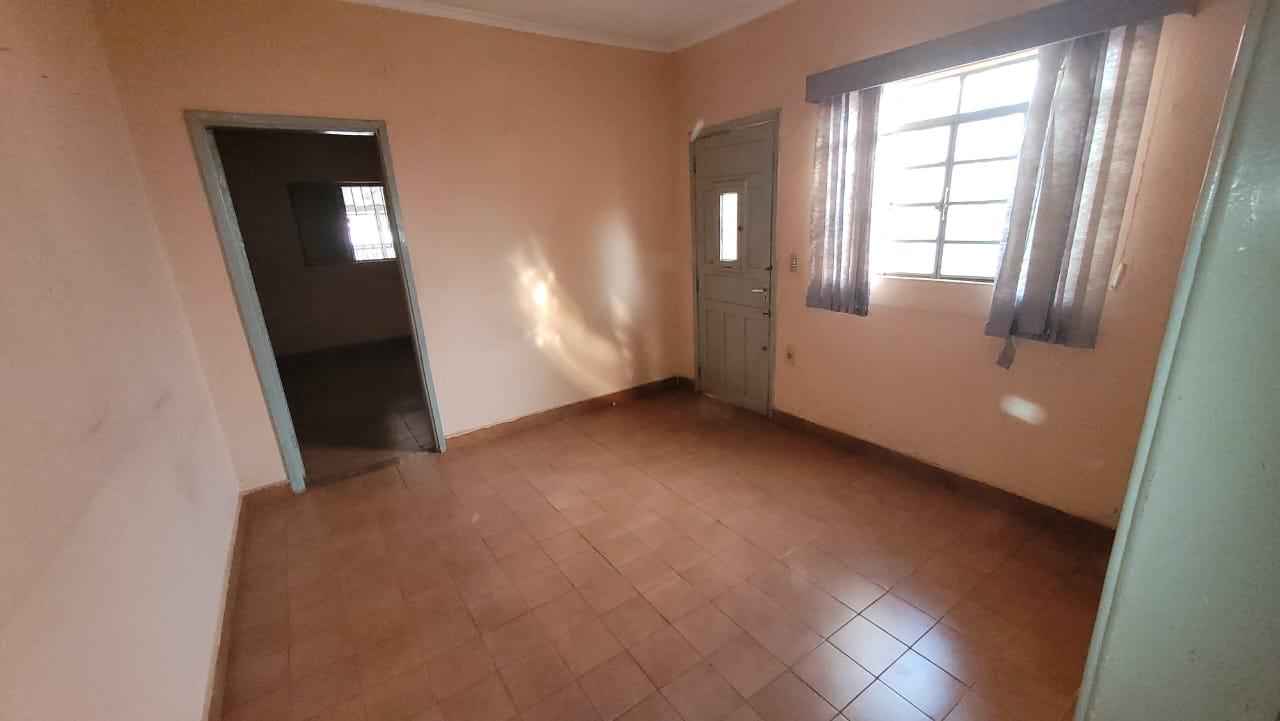 Casa à venda com 3 quartos, 135m² - Foto 1