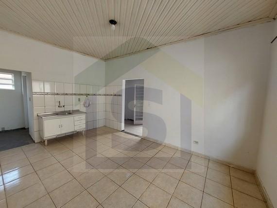 Casa à venda e aluguel com 3 quartos, 130m² - Foto 4