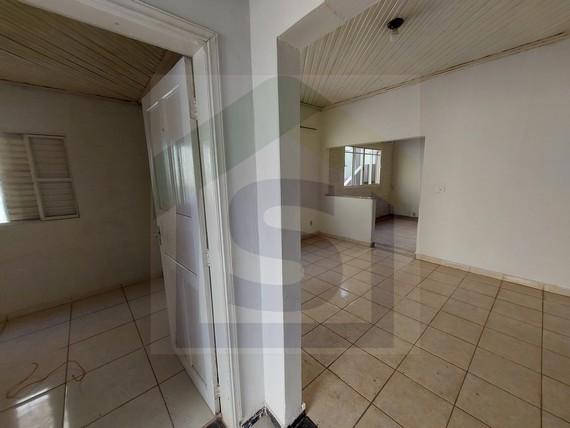 Casa à venda e aluguel com 3 quartos, 130m² - Foto 13