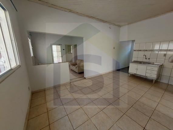 Casa à venda e aluguel com 3 quartos, 130m² - Foto 14