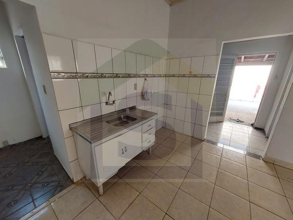 Casa à venda e aluguel com 3 quartos, 130m² - Foto 5