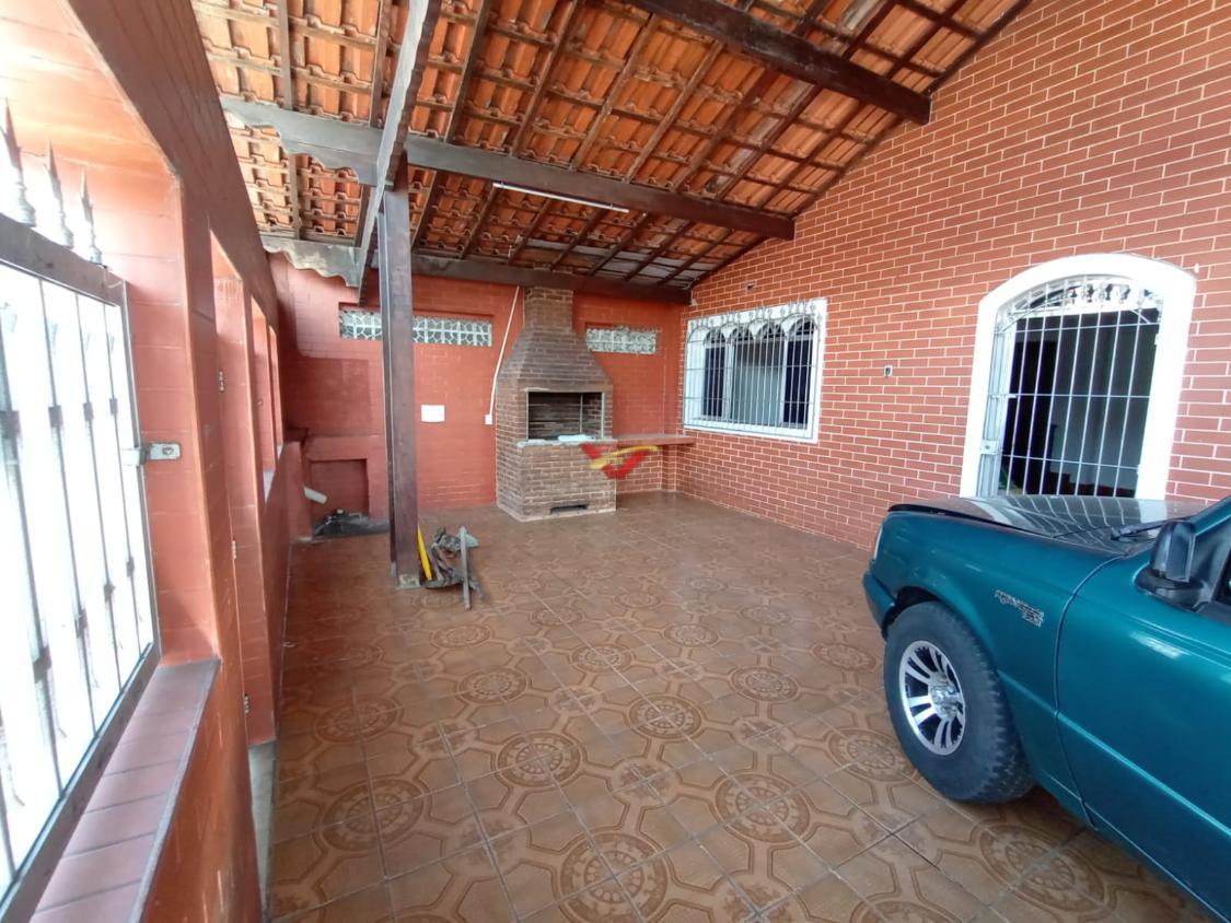 Casa à venda com 2 quartos, 120m² - Foto 1