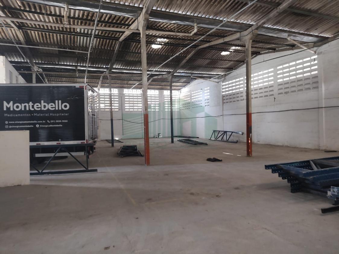 Depósito-Galpão-Armazém para alugar, 700m² - Foto 1