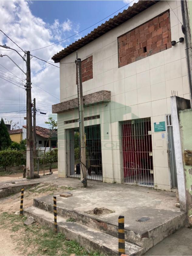 Casa à venda com 6 quartos, 160m² - Foto 1
