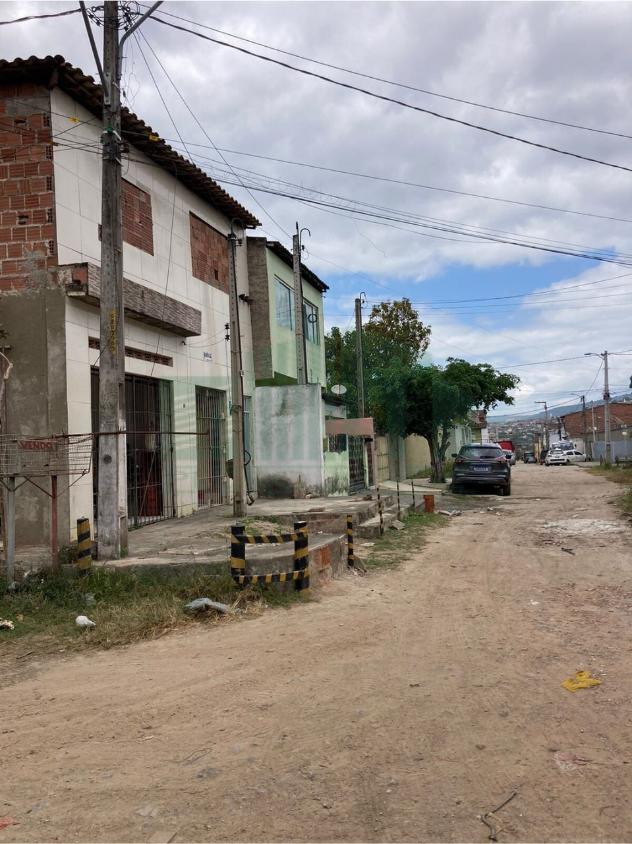 Casa à venda com 6 quartos, 160m² - Foto 3