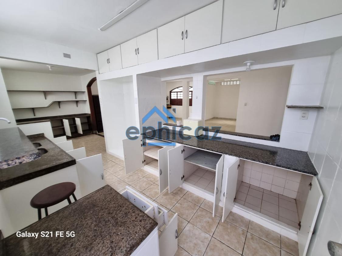 Casa à venda com 4 quartos, 320m² - Foto 9