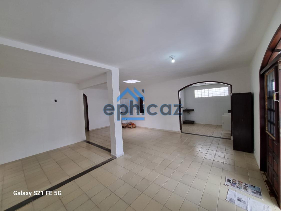 Casa à venda com 4 quartos, 320m² - Foto 13