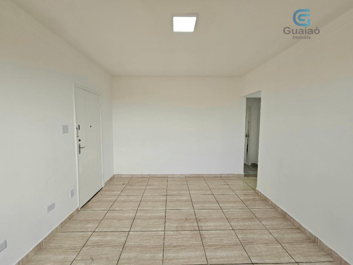 Apartamento à venda com 3 quartos, 108m² - Foto 2