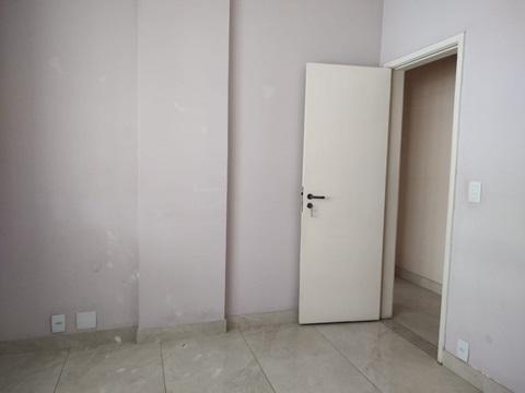 Apartamento à venda com 3 quartos, 140m² - Foto 4