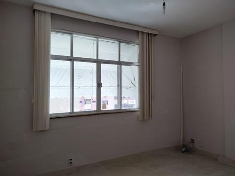 Apartamento à venda com 3 quartos, 140m² - Foto 2