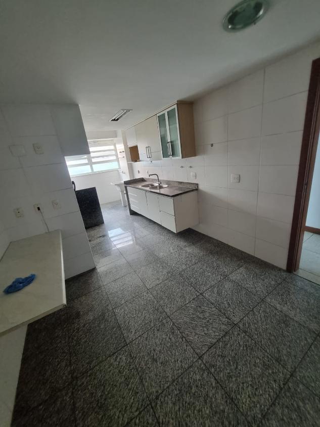 Apartamento à venda com 4 quartos, 220m² - Foto 23