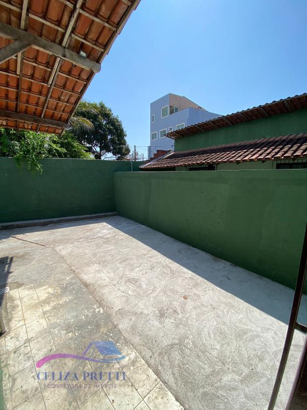 Casa à venda com 5 quartos, 570m² - Foto 2