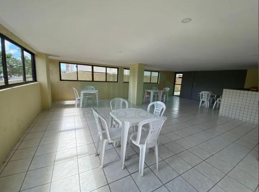 Apartamento à venda com 2 quartos, 75m² - Foto 12