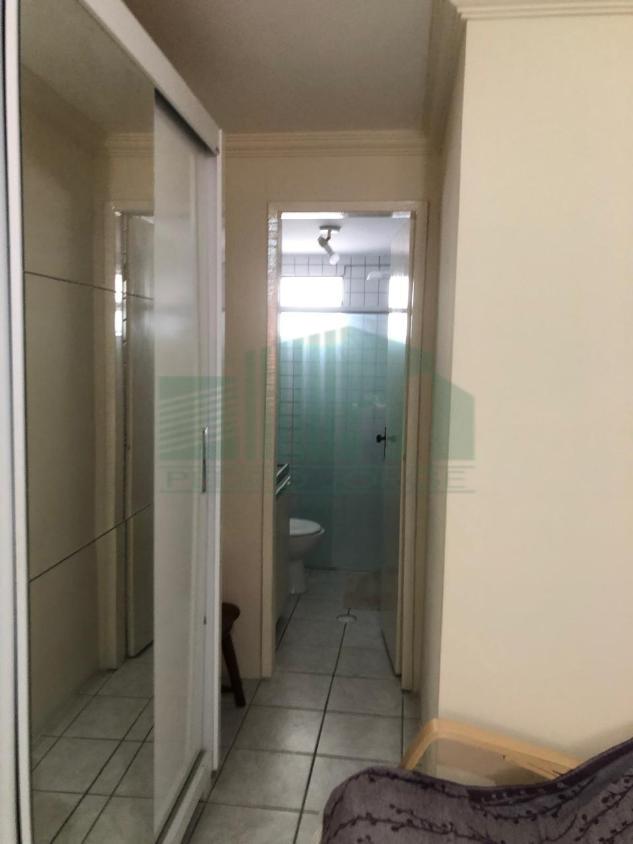 Apartamento à venda com 2 quartos, 75m² - Foto 8