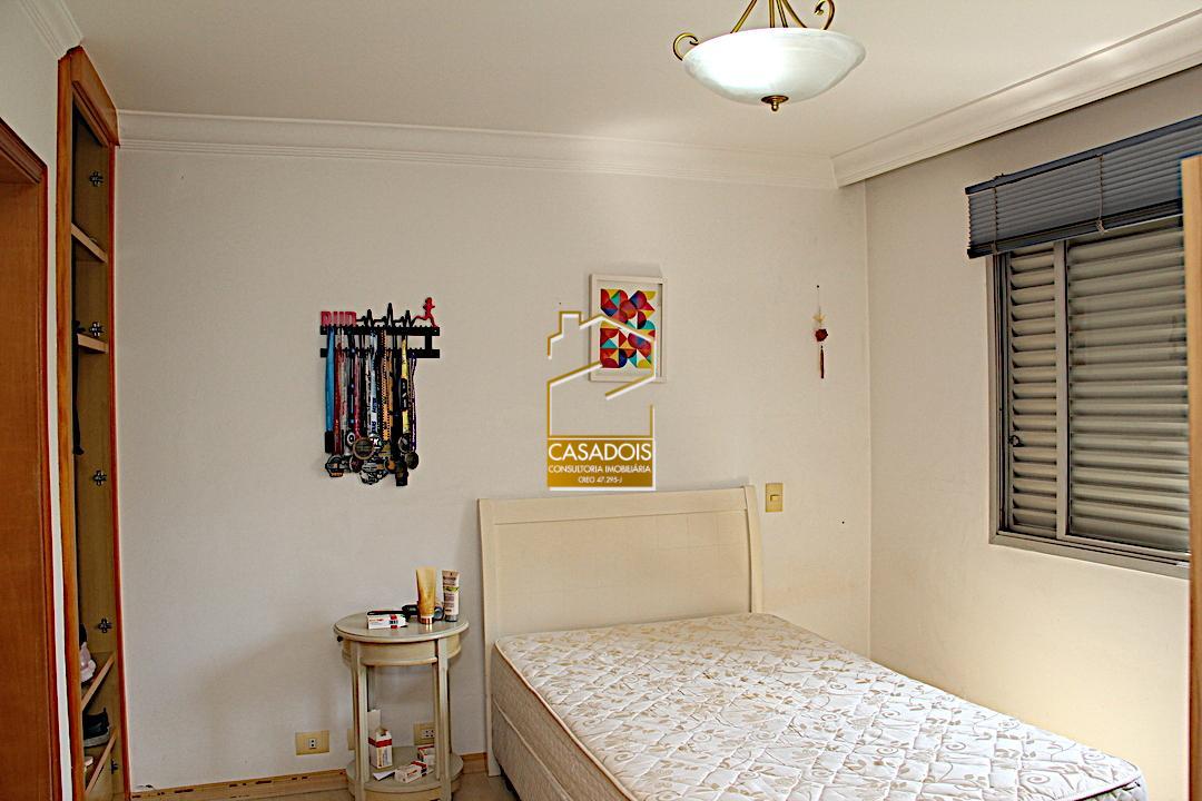 Apartamento à venda com 3 quartos, 125m² - Foto 17