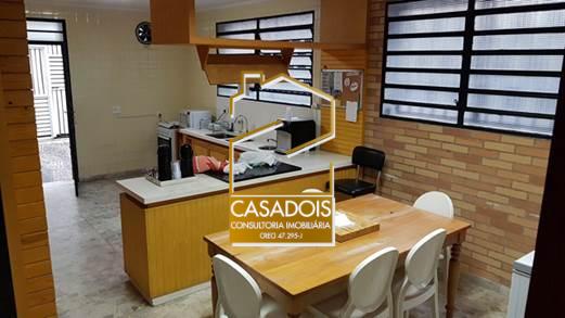 Casa à venda e aluguel com 8 quartos, 400m² - Foto 11