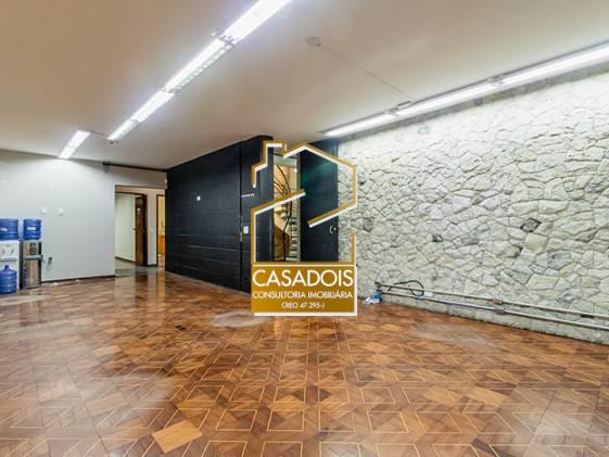 Casa à venda e aluguel com 8 quartos, 400m² - Foto 17