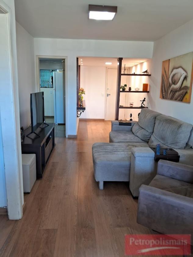 Apartamento à venda com 2 quartos, 82m² - Foto 3