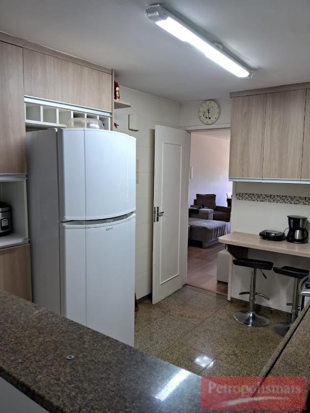 Apartamento à venda com 2 quartos, 82m² - Foto 8