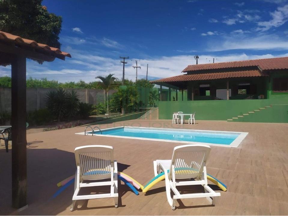 Chácara à venda com 3 quartos, 2400m² - Foto 1