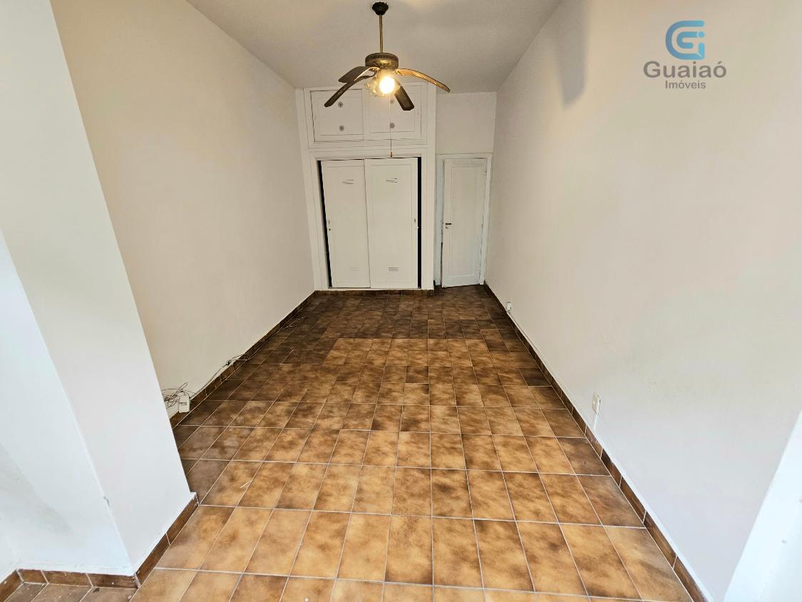 Apartamento à venda com 2 quartos, 77m² - Foto 3