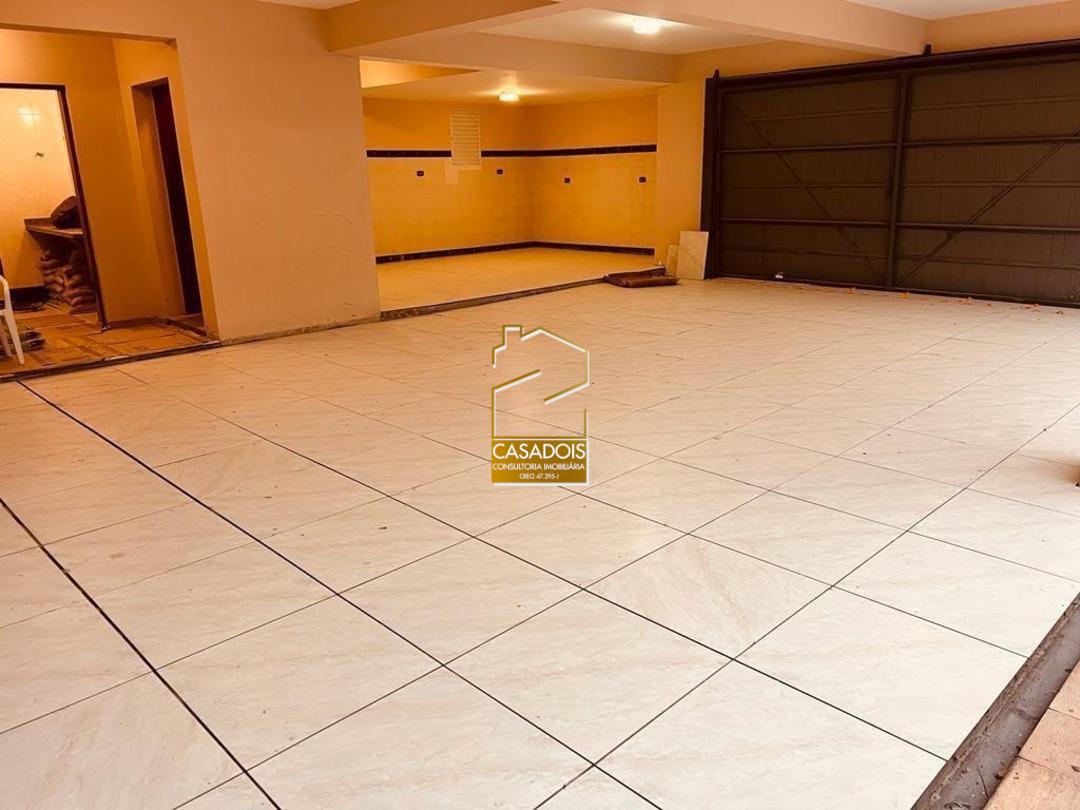 Casa à venda e aluguel com 4 quartos, 500m² - Foto 4