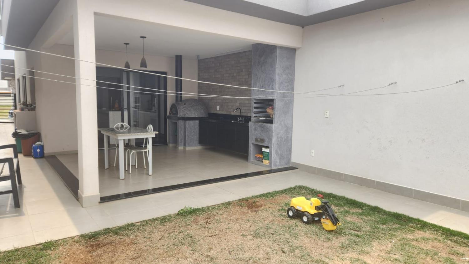 Casa de Condomínio à venda com 4 quartos, 252m² - Foto 4