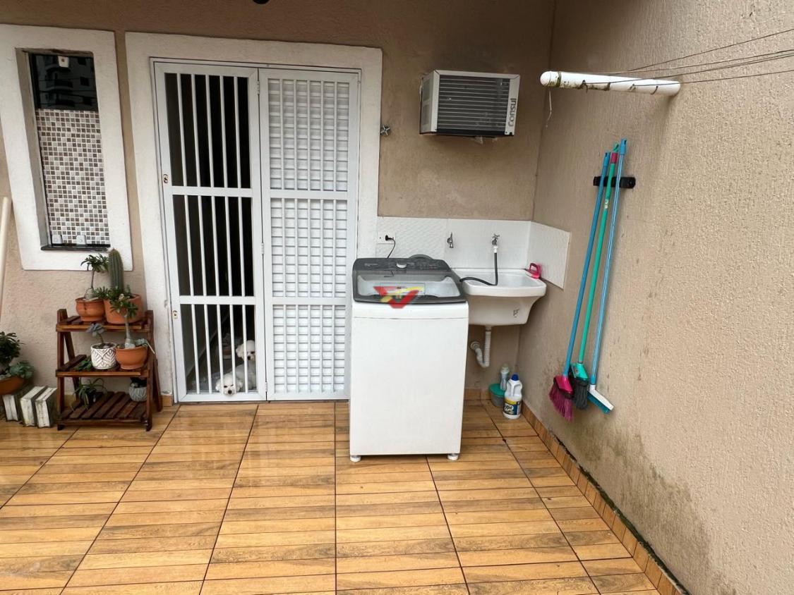 Sobrado à venda com 3 quartos, 152m² - Foto 3