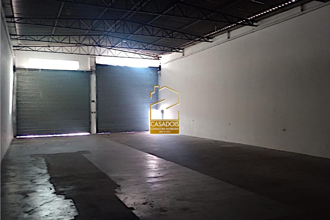 Depósito-Galpão-Armazém para alugar com 1 quarto, 200m² - Foto 4