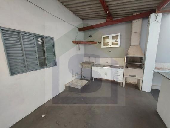 Casa para alugar com 2 quartos, 84m² - Foto 1