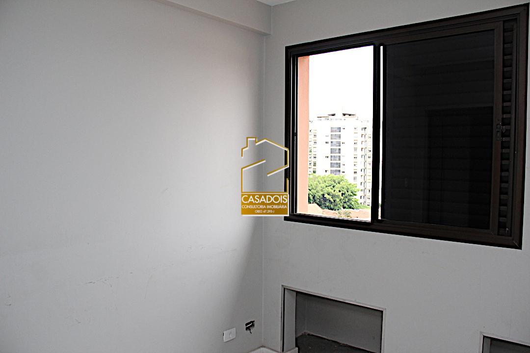 Apartamento à venda com 2 quartos, 67m² - Foto 12