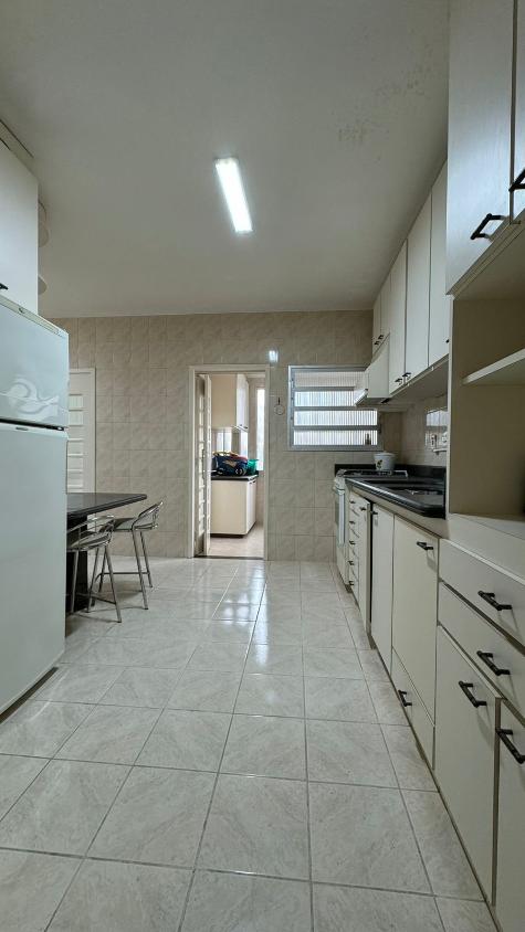 Apartamento à venda com 3 quartos, 142m² - Foto 18