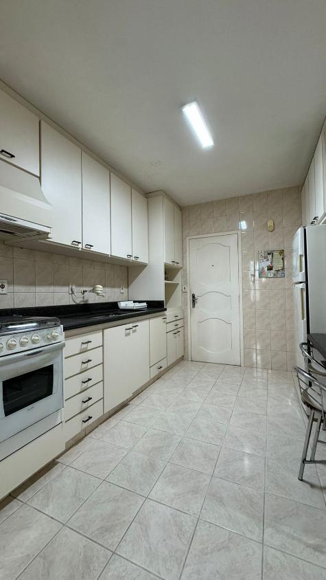 Apartamento à venda com 3 quartos, 142m² - Foto 21