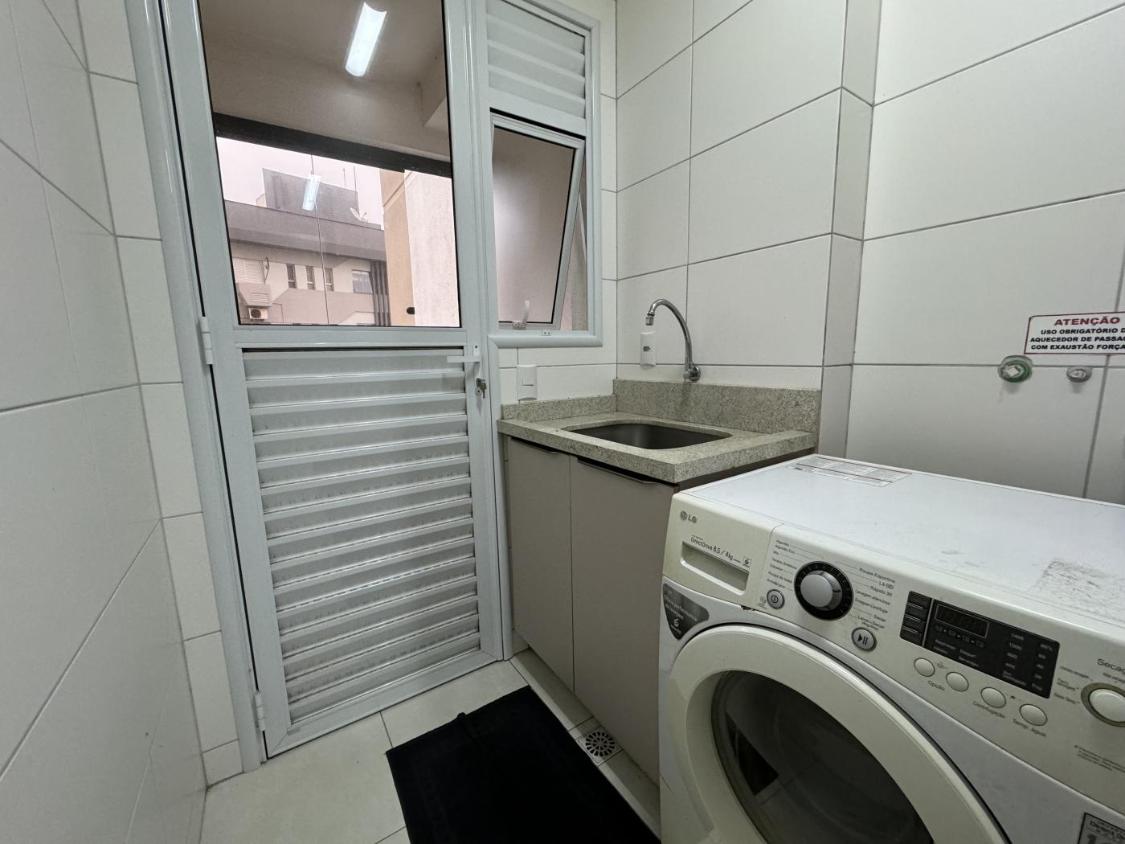 Apartamento à venda com 2 quartos, 73m² - Foto 2