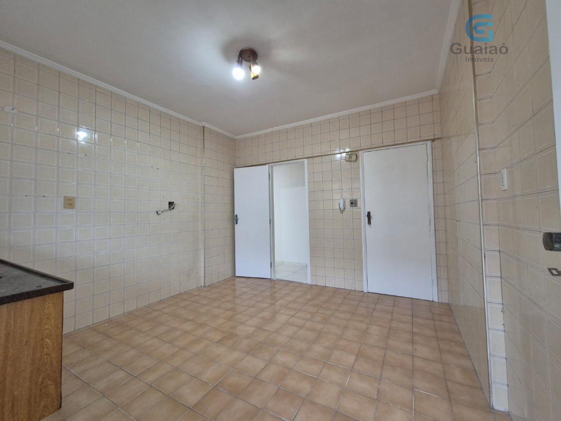 Apartamento à venda com 3 quartos, 176m² - Foto 13