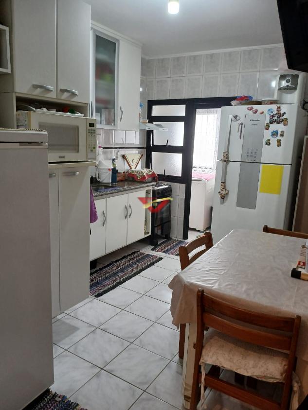 Apartamento à venda com 2 quartos, 75m² - Foto 32