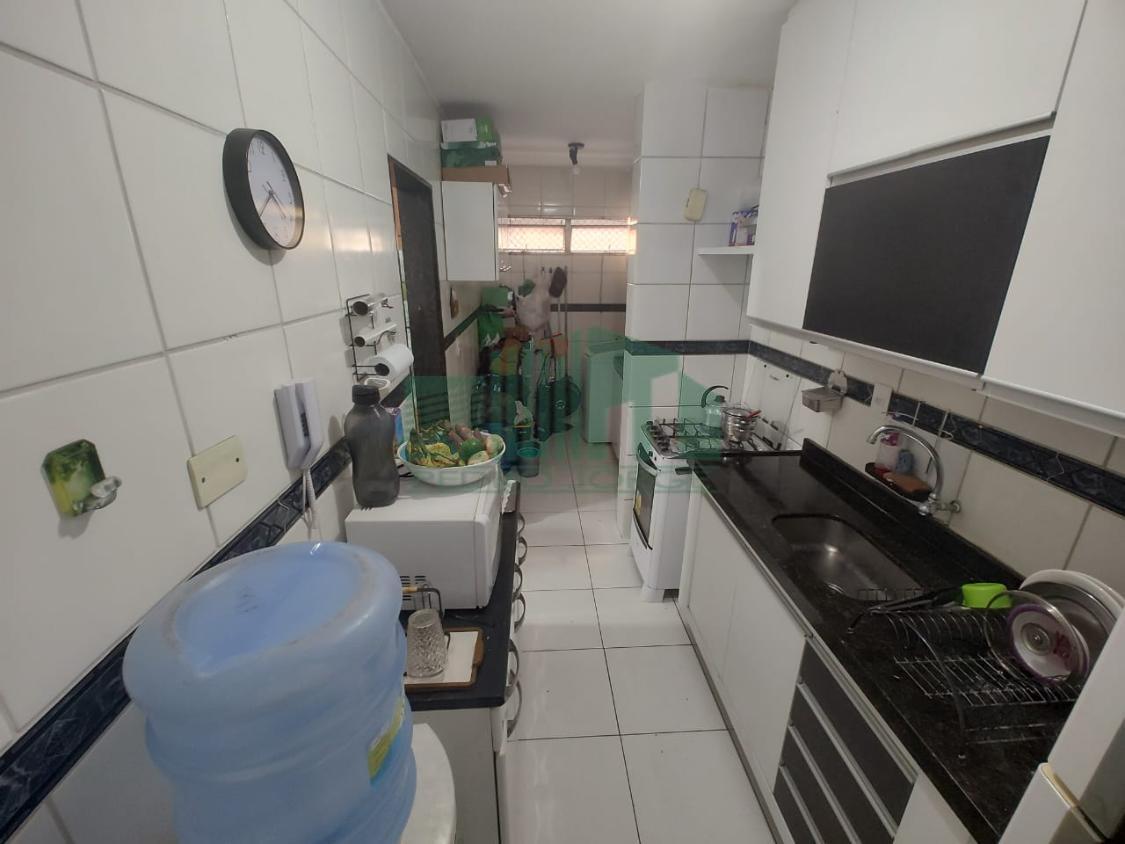 Apartamento à venda com 2 quartos, 80m² - Foto 3