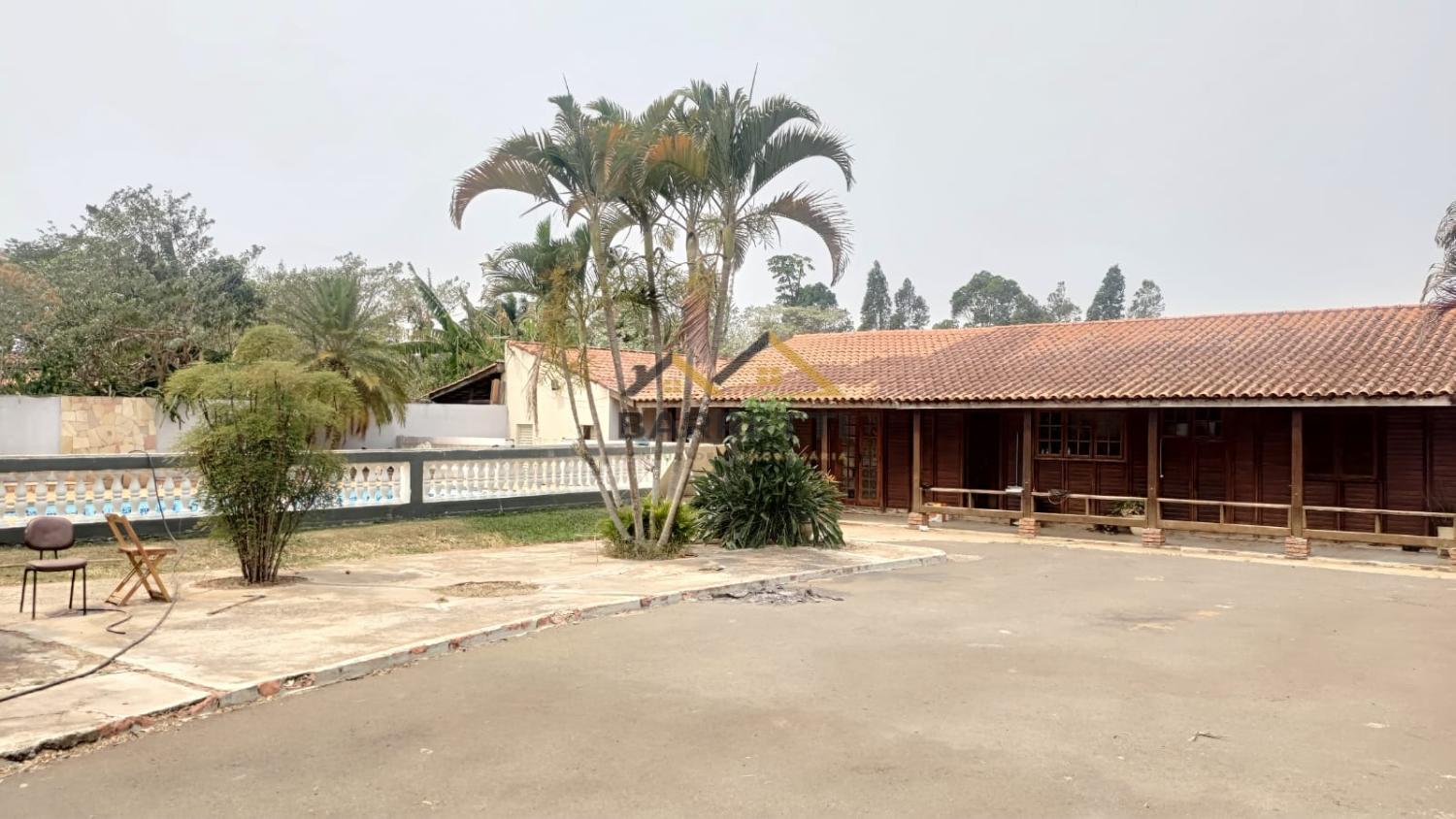 Fazenda à venda com 5 quartos, 1000m² - Foto 1